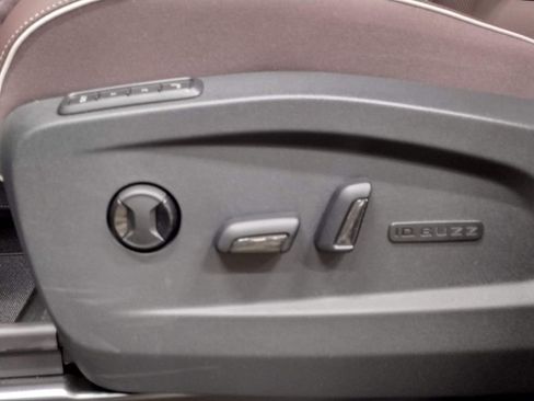 New 2025 Volkswagen ID. Buzz Pro S image 45