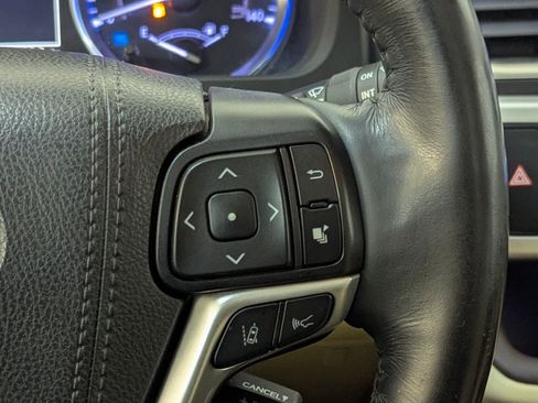 Used 2019 Toyota Highlander Limited image 24