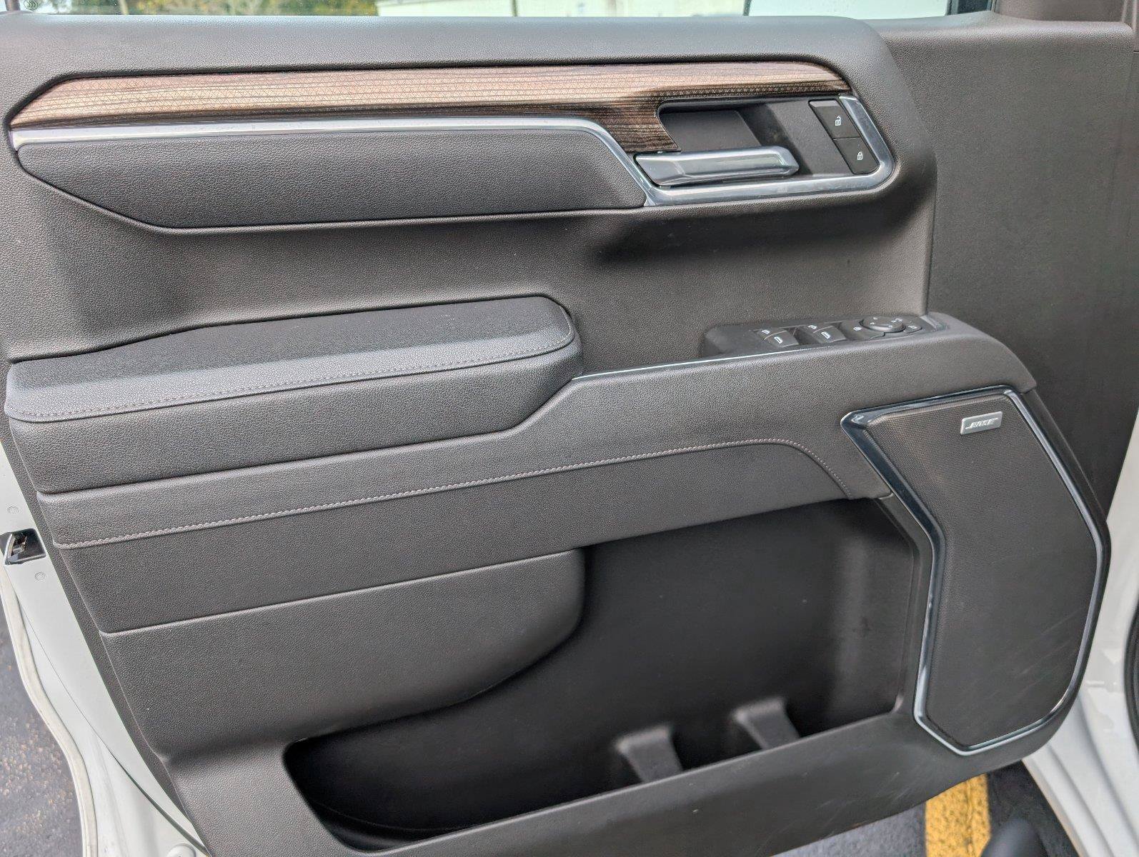 Used 2025 Chevrolet Silverado 1500 LT Trail Boss w/ Convenience Package II AWD/4WD image 16