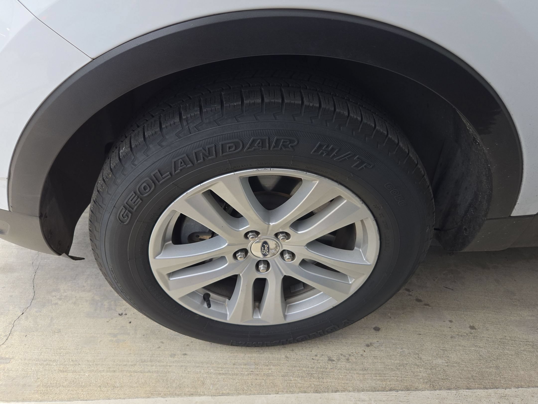 Used 2018 Ford Explorer XLT w/ Equipment Group 201A AWD/4WD image 5