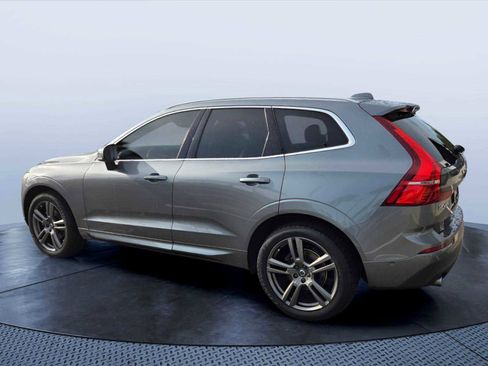 Used 2018 Volvo XC60 T5 Momentum w/ Vision Package AWD/4WD image 4