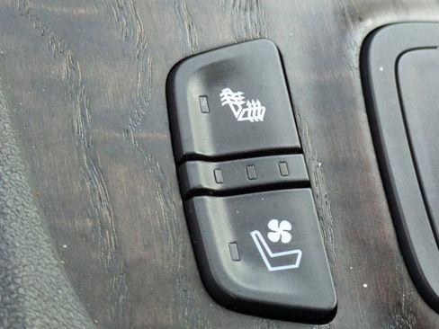 Certified 2023 GMC Acadia Denali w/ Denali Ultimate Package image 31