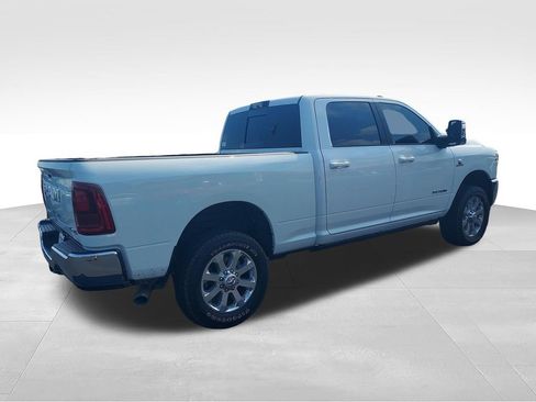 Used 2025 RAM 2500 Laramie AWD/4WD image 5
