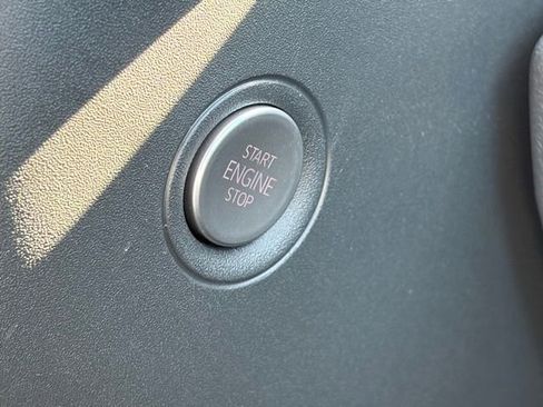 Used 2022 Volkswagen ID.4 Pro S image 9