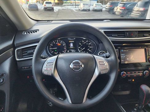 Used 2016 Nissan Rogue SV w/ SV Premium Package image 12