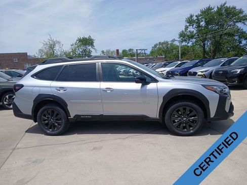 Used 2025 Subaru Outback Onyx Edition AWD/4WD image 2