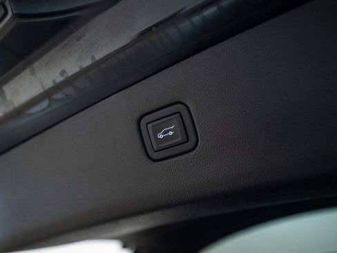 Used 2020 Chevrolet Blazer LT image 33