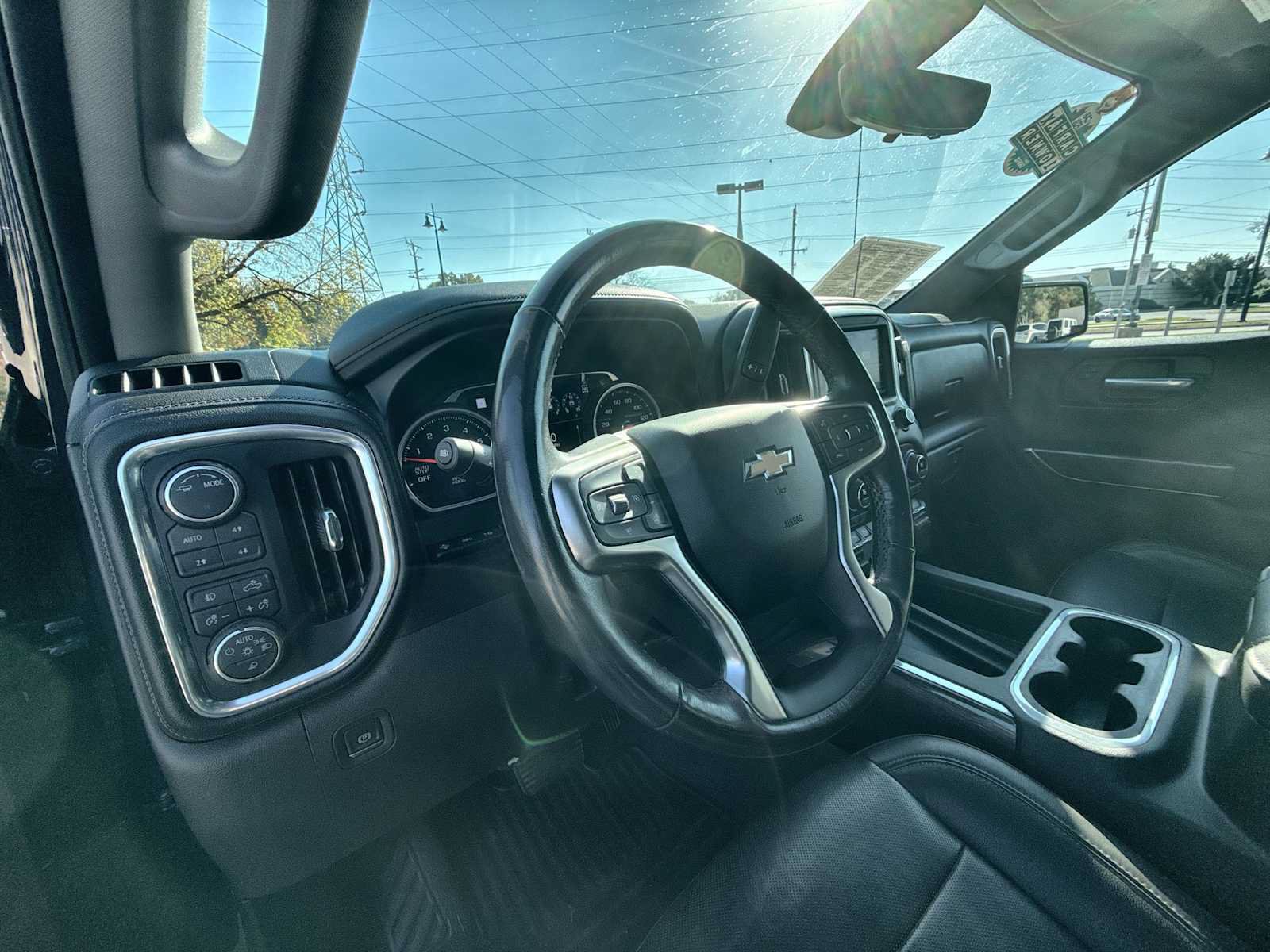 Certified 2020 Chevrolet Silverado 1500 LTZ w/ LTZ Premium Package AWD/4WD image 10