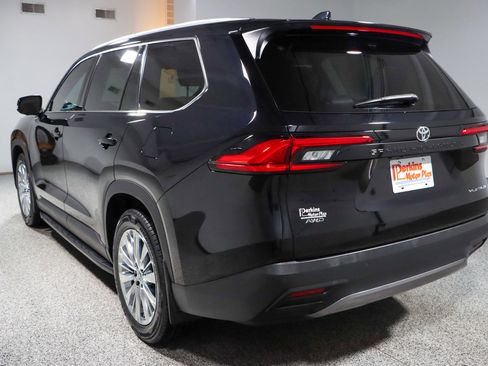 Used 2024 Toyota Grand Highlander AWD image 9
