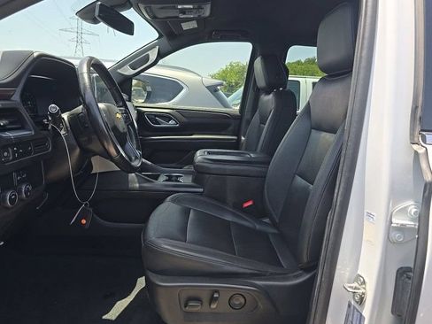Used 2022 Chevrolet Suburban LT RWD image 8