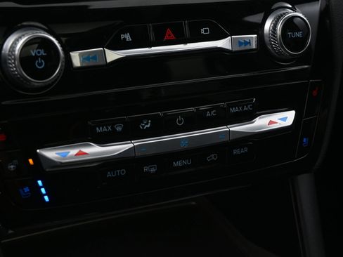 Used 2021 Ford Explorer Limited w/ Equipment Group 301A image 25