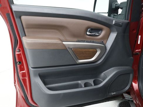 Used 2022 Nissan Titan Platinum Reserve w/ Moonroof Package image 9