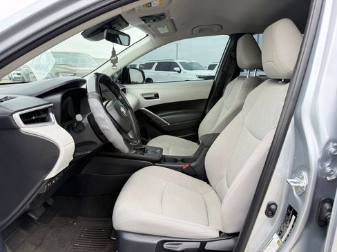Used 2026 Toyota Corolla Cross L FWD image 5