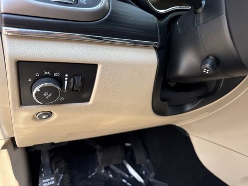 Used 2021 Jeep Grand Cherokee Limited w/ Luxury Group II RWD image 37