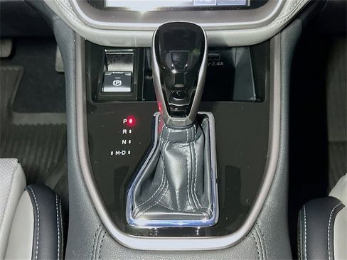 Used 2025 Subaru Outback Limited image 14