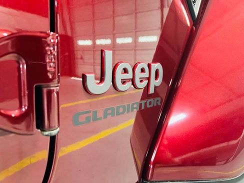 Used 2021 Jeep Gladiator Rubicon AWD/4WD image 19