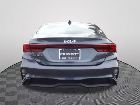 Used 2024 Kia Forte LXS FWD image 3
