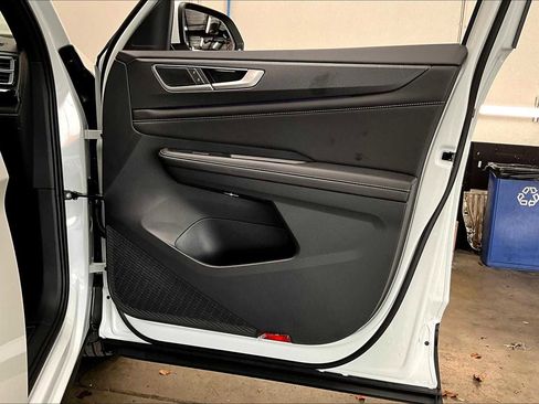 New 2026 Volkswagen Atlas Cross Sport SEL image 30