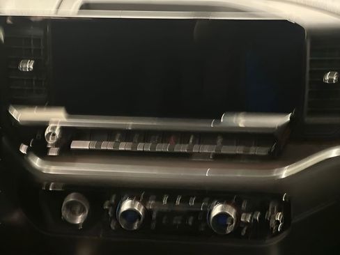 Certified 2022 GMC Sierra 1500 SLT w/ SLT Convenience Package image 28