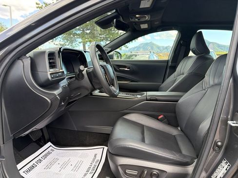 Used 2023 Toyota Crown w/ Carpet Mat Package (TMS) AWD/4WD image 22