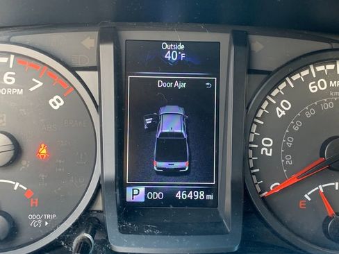 Used 2023 Toyota Tacoma SR AWD/4WD image 31