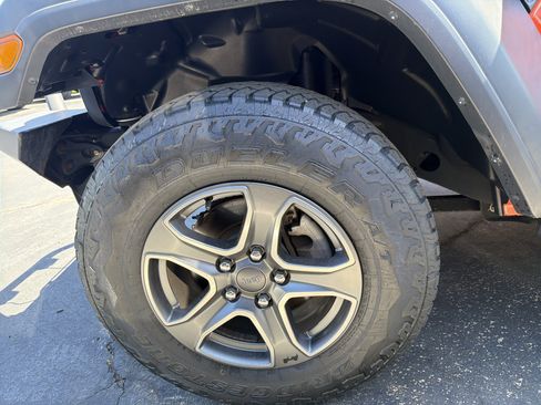 Certified 2018 Jeep Wrangler Sport AWD/4WD image 31