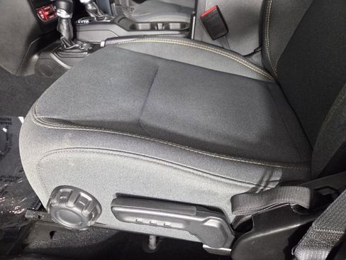 Certified 2025 Jeep Wrangler Willys image 15