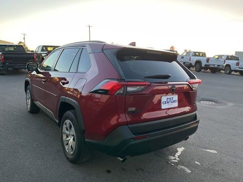 Used 2021 Toyota RAV4 LE image 9