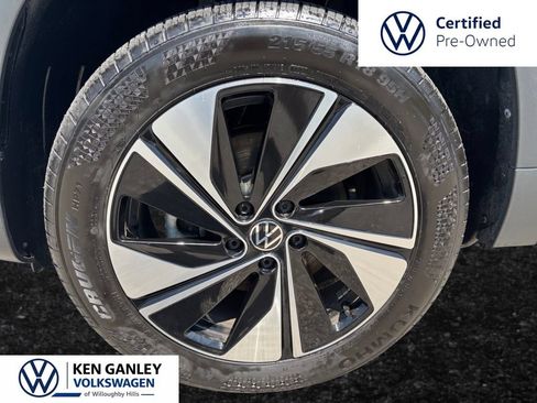 Used 2024 Volkswagen Taos SE AWD/4WD image 9