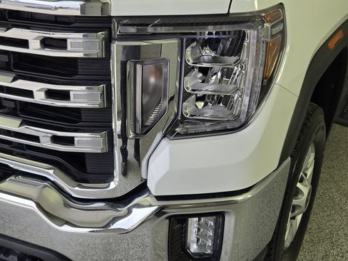 Used 2022 GMC Sierra 2500 SLE w/ SLE Value Package; AWD/4WD image 10