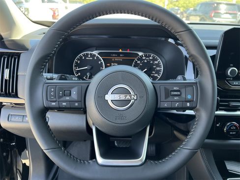 New 2025 Nissan Pathfinder SV w/ Cargo Package image 9