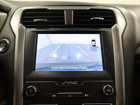 Used 2020 Ford Fusion SE image 22