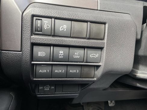 Used 2025 Toyota Tacoma TRD Sport w/ TRD Sport Premium Package image 31