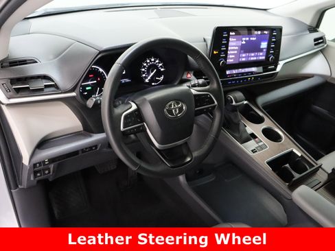 Certified 2023 Toyota Sienna XLE image 13