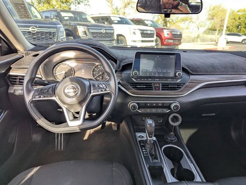 Certified 2023 Nissan Altima 2.5 SV image 16