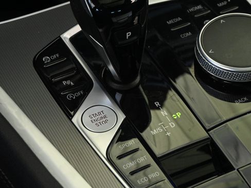 Used 2022 BMW X6 M50i AWD/4WD image 21