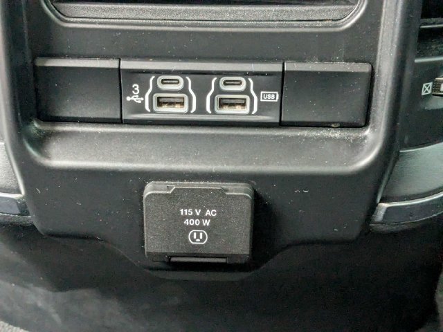 Used 2019 RAM 1500 Laramie RWD image 14