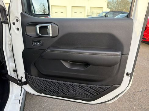 Used 2023 Jeep Wrangler Unlimited Rubicon 4xe w/ Steel Bumper Group image 15