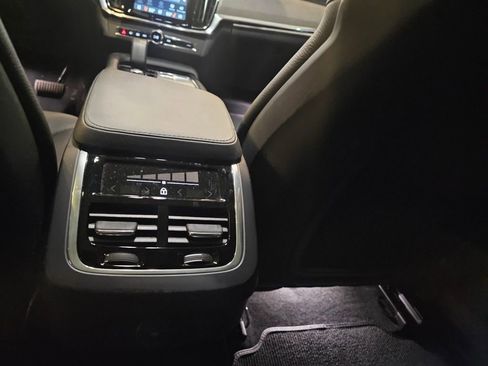 Certified 2025 Volvo V90 B6 Cross Country Plus image 16