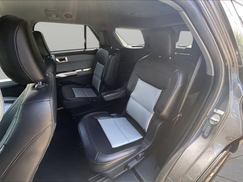 Used 2023 Ford Explorer XLT w/ Equipment Group 202A AWD/4WD image 26