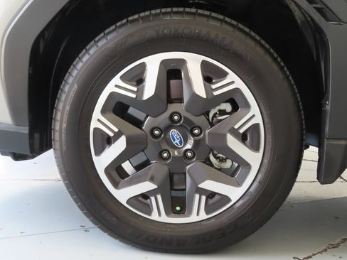 Used 2026 Subaru Forester Premium AWD/4WD image 27