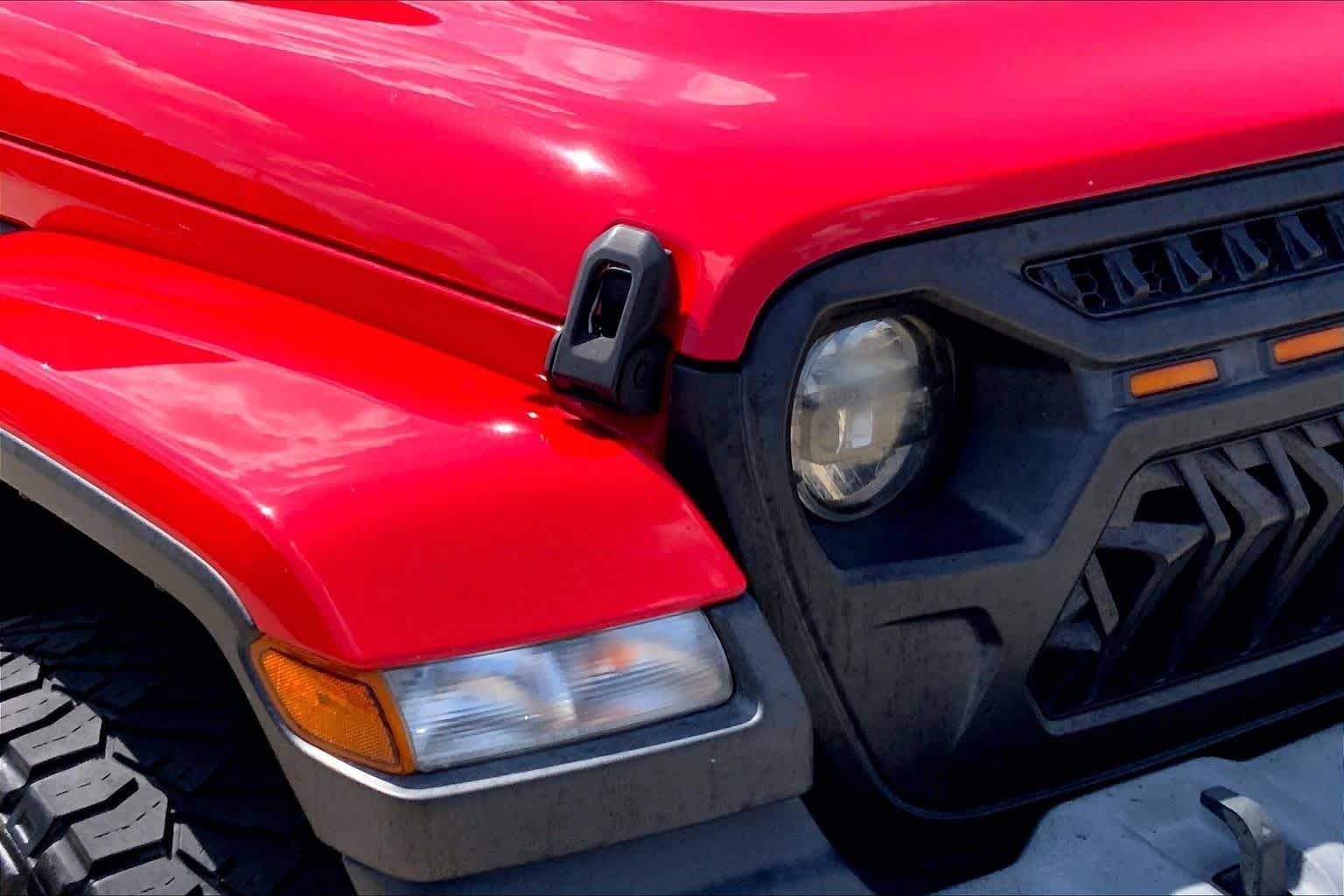 Used 2020 Jeep Gladiator Sport w/ Quick Order Package 24S AWD/4WD image 26