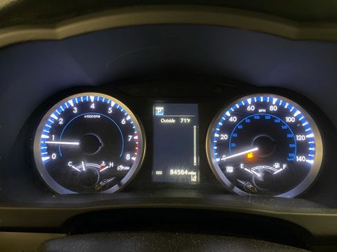 Used 2017 Toyota Highlander LE image 16