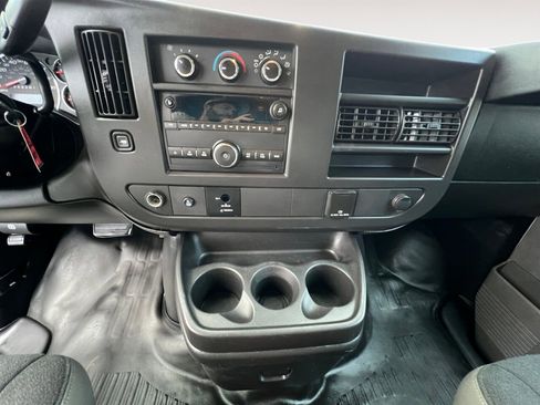 Used 2018 Chevrolet Express 2500 w/ Driver Convenience Package image 12