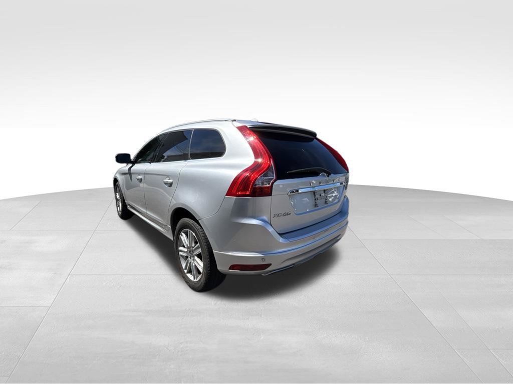 Used 2017 Volvo XC60 T5 Inscription w/ Preferred Option Package FWD image 3