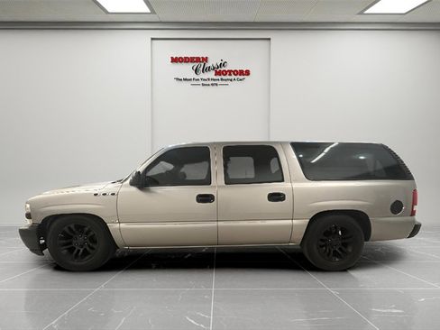 Used 2002 Chevrolet Suburban LS image 4