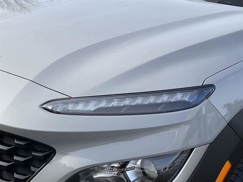 Used 2023 Hyundai Kona SEL AWD/4WD image 9