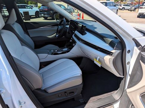 Certified 2026 INFINITI QX60 Luxe w/ Family Package AWD/4WD image 12