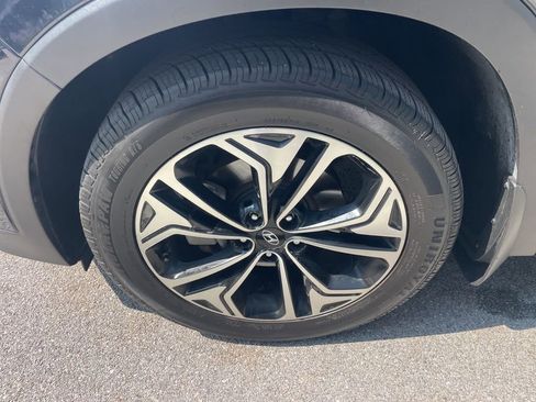 Used 2019 Hyundai Santa Fe Limited w/ Cargo Package image 15