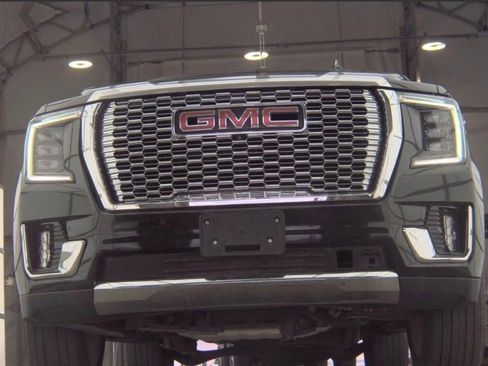 Used 2022 GMC Yukon Denali AWD/4WD image 9